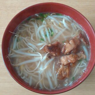 豚肉煮ともやしのしょうゆラーメン